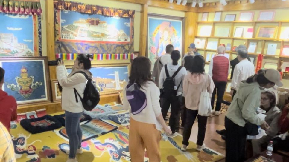 从藏毯到氆氇：古老非遗出海，高原产业突围