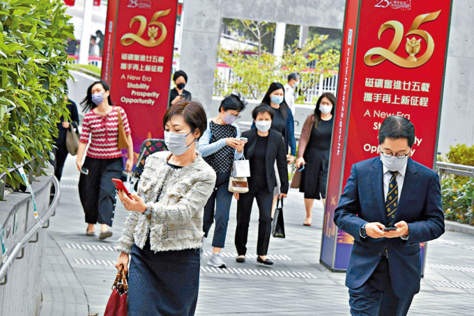 施政报告|打破“铁饭碗”，表现差公仆将会被解聘