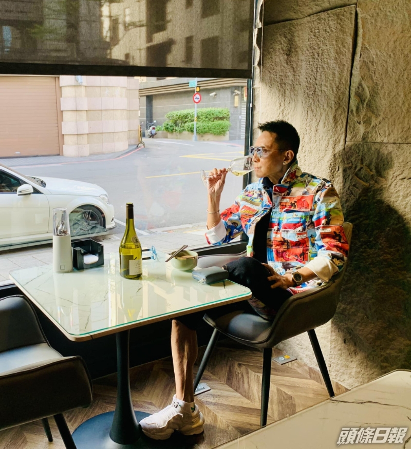 返回台湾后，也有继续贴老婆视角。