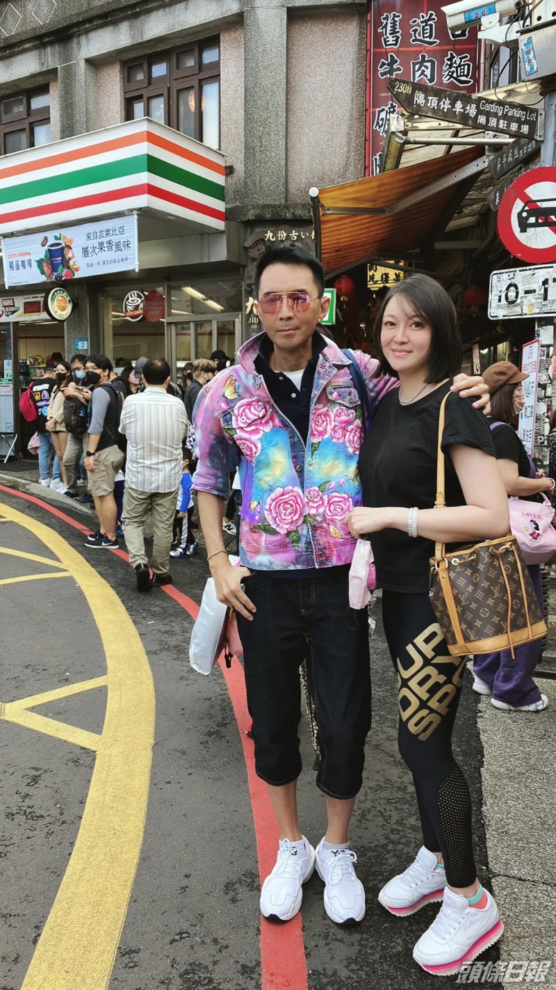 进入九份老街前，先打个卡。