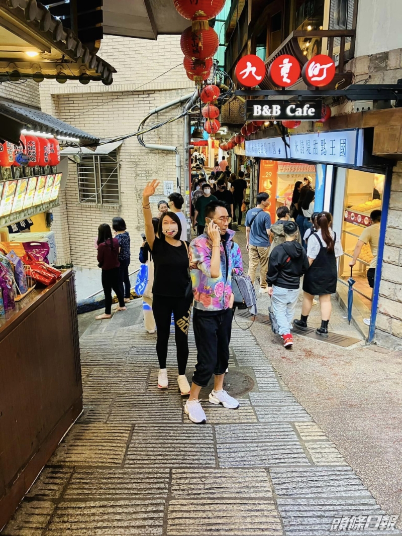 Erin望落好开心。