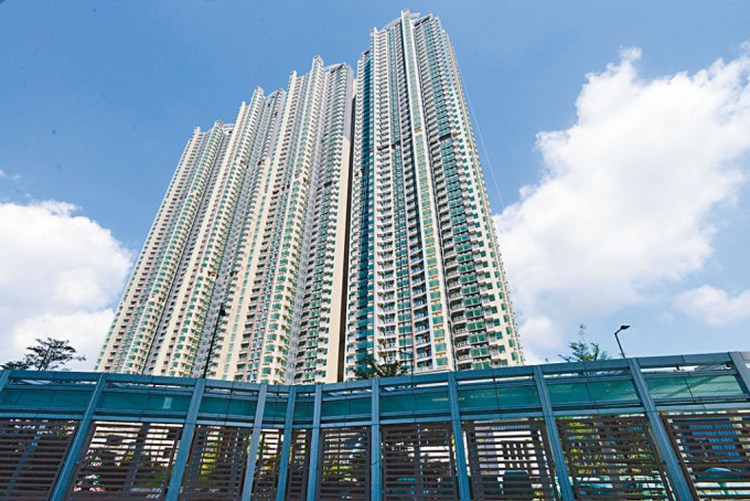 两地通关后，率先录得内地买家缴付三成辣税购入将军澳致蓝天一个单位。