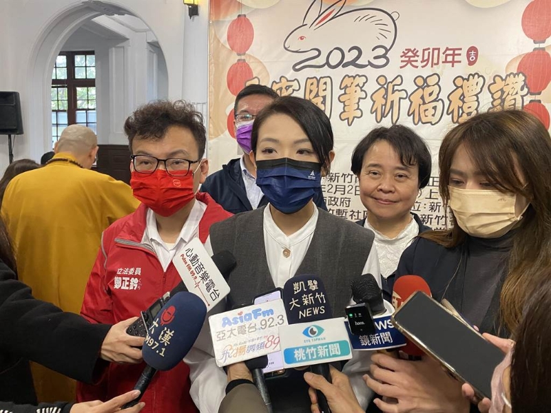 新竹市長高虹安2日表示，過年期間到柯媽何瑞英家拜年，也透過黨主席柯文哲與本人確認，沒聽說柯美蘭有參選立委的規畫。（陳育賢攝）