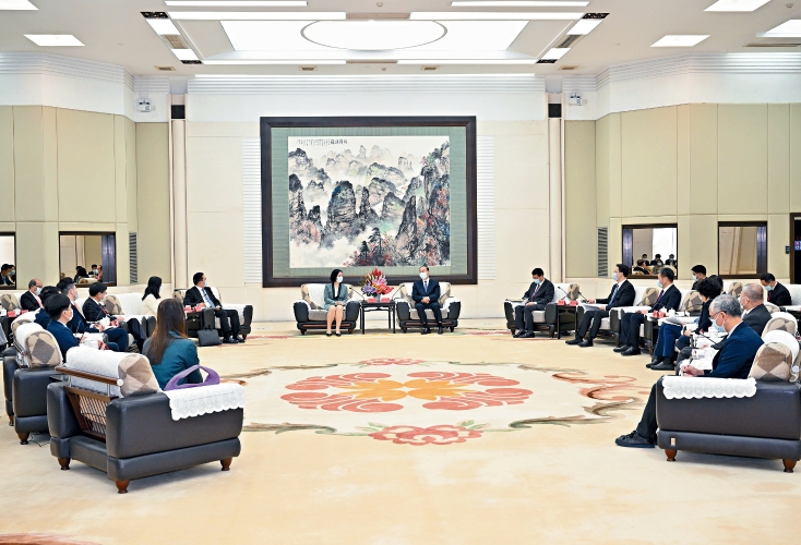 欢迎香港传媒高层参访团，广东省委书记黄坤明感谢长期支持大湾区发展