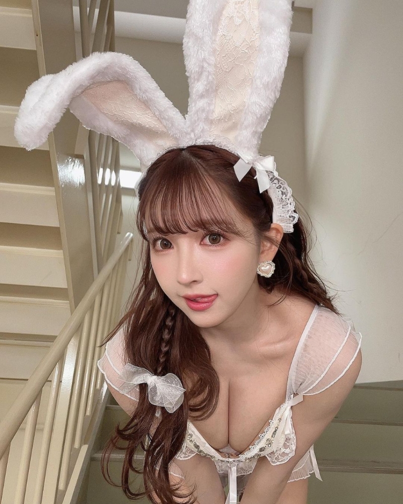 其他兔女郎look一样咁正。