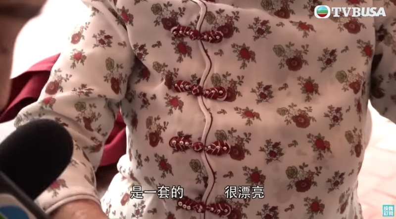 一身自家造的花布衫,造工细致,叫人佩服。 (图:东张西望)