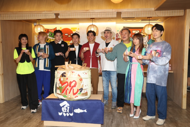 一众艺人出席位于铜锣湾的日本食店开幕礼。 一众艺人出席位于铜锣湾的日本食店开幕礼。