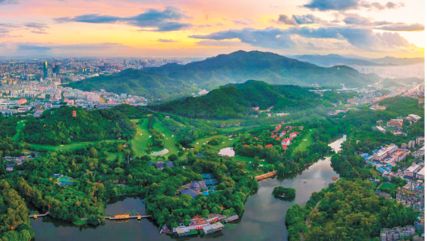 图中最高峰为白云山摩星岭所在 图中最高峰为白云山摩星岭所在