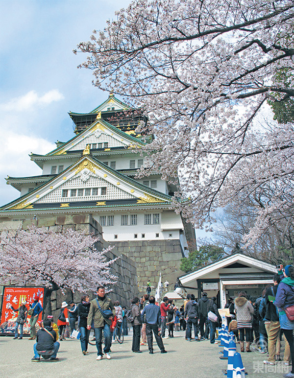 大阪城在古代是战略重地,历年来发生过不少战役。现代就变了旅游景点,香港人去日本,大都曾经到此一游。 大阪城在古代是战略重地,历年来发生过不少战役。现代就变了旅游景点,香港人去日本,大都曾经到此一游。
