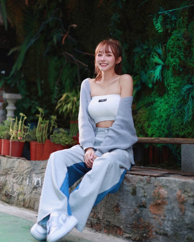 啦啦队女神林襄袭港 