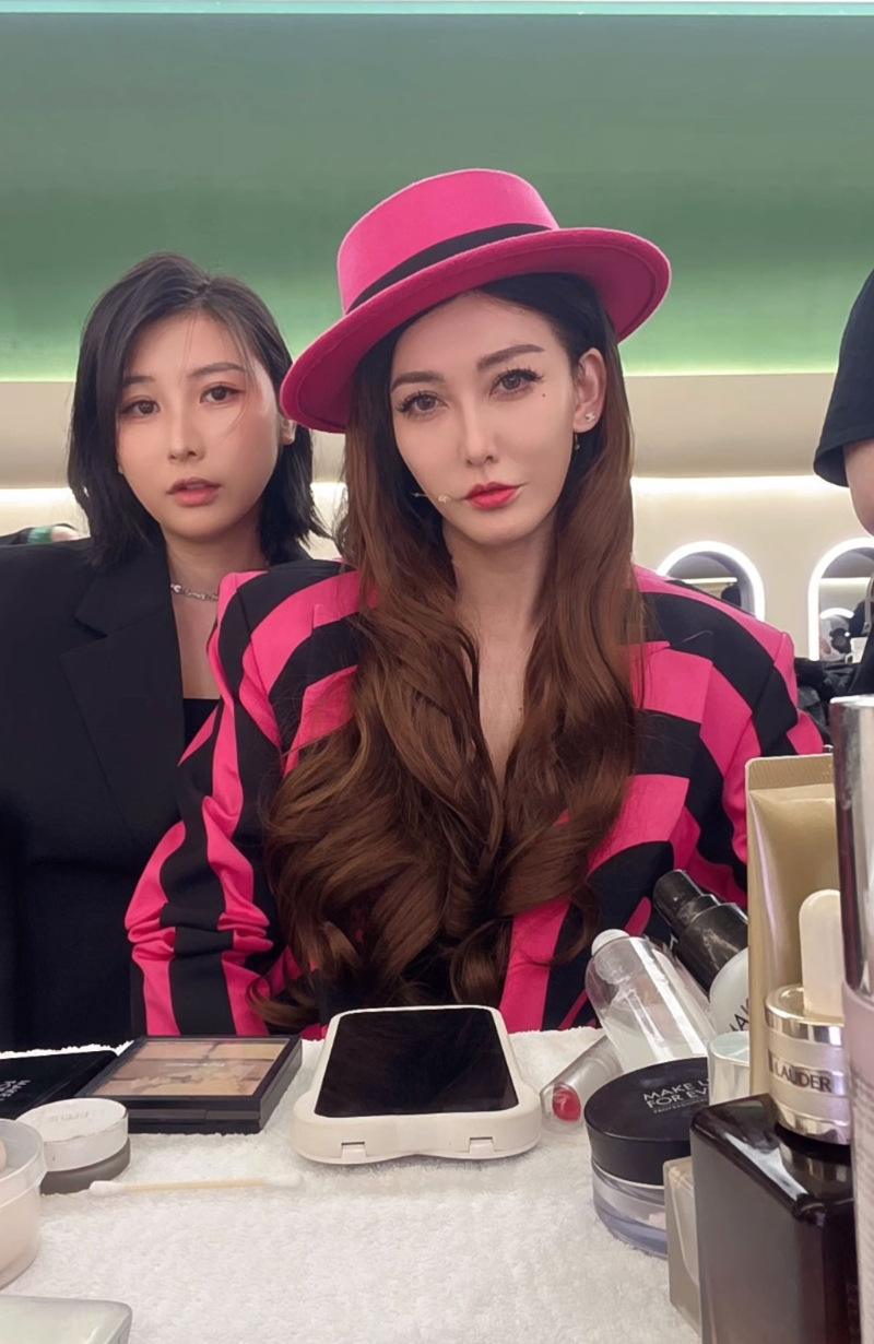 李彩桦照片