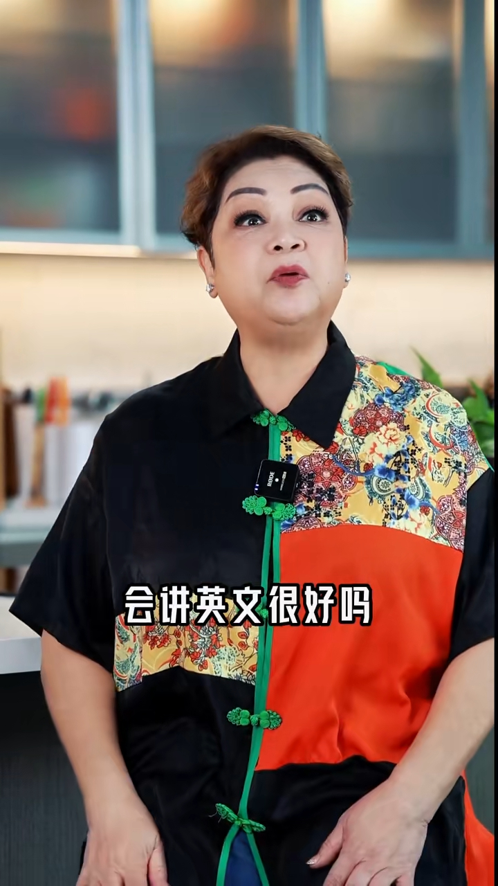 肥妈评论“国泰空姐涉歧视风波” 肥妈评论“国泰空姐涉歧视风波”