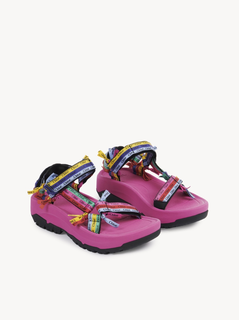 凉鞋2023|Chloé×Teva限量系列Hurricane XLT2 Ampsole凉鞋/$4,700/。