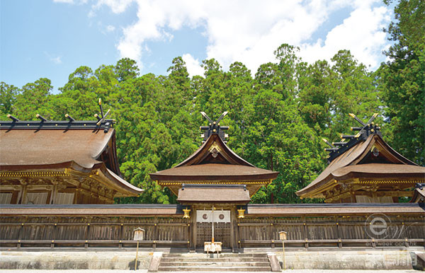 熊野本宫是熊野三山的其中一个,也是最重要的一间神社,参拜者通常会首先参拜。 熊野本宫是熊野三山的其中一个,也是最重要的一间神社,参拜者通常会首先参拜。