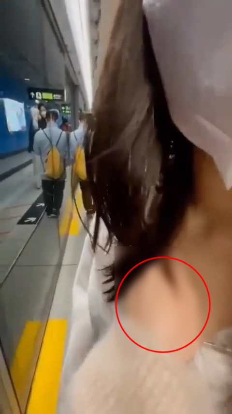 袭胸 袭胸