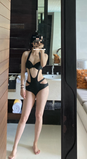 身材高挑的董女身形如模特儿 身材高挑的董女身形如模特儿