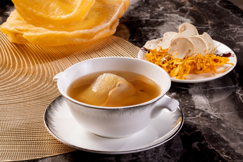 松茸螺片炖花胶 松茸螺片炖花胶