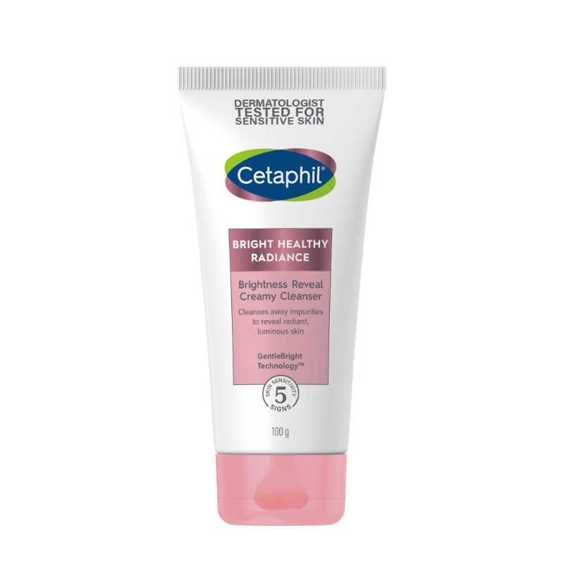Cetaphil透亮抗敏洁面乳HK$180,混合水后搓揉出绵密细致的泡沫,成分中的甘油,高效保湿,同时有助减低过敏及刺激。 Cetaphil透亮抗敏洁面乳HK$180,混合水后搓揉出绵密细致的泡沫,成分中的甘油,高效保湿,同时有助减低过敏及刺激。