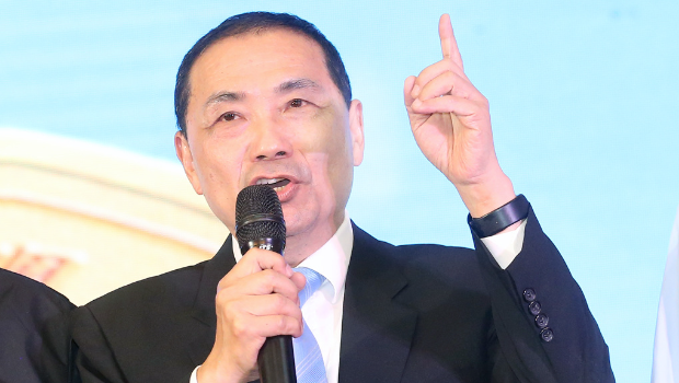 国民党2024参选人侯友宜16日出席陆军官校校友会会员大会，并呼吁大家团结一致打赢选战
