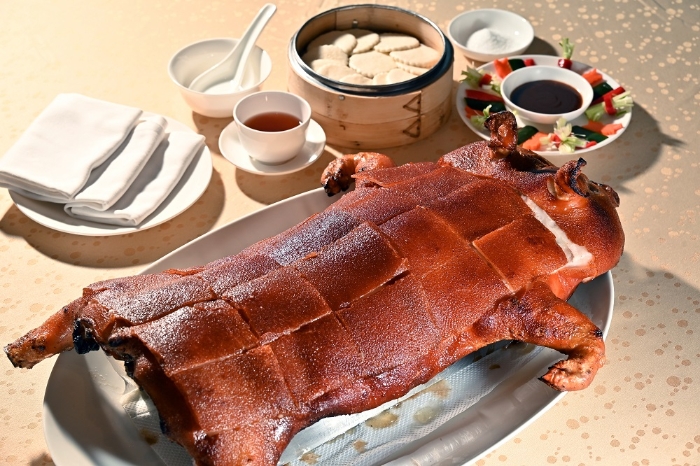 大红片皮乳猪 大红片皮乳猪