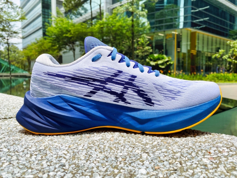ASICS Novablast 3 ASICS Novablast 3