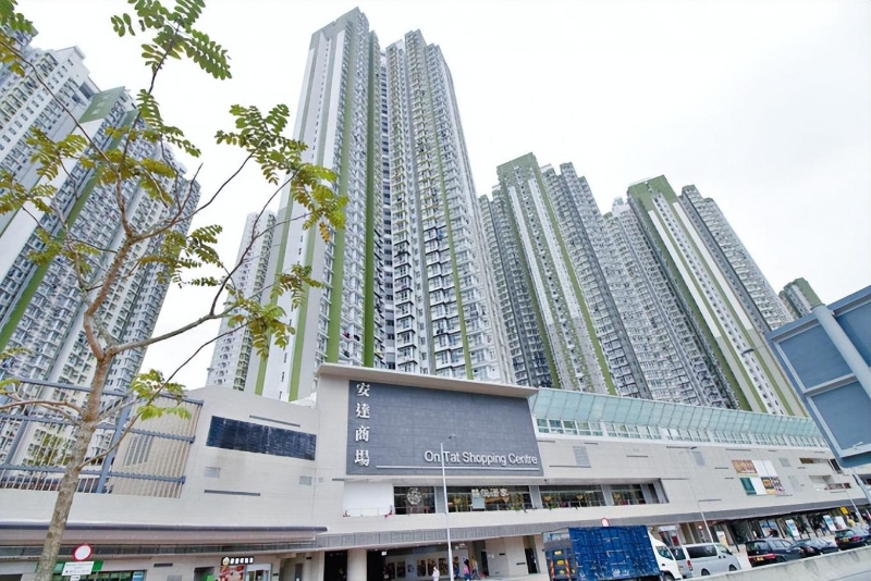 很多有需要的人都在等待入住公屋的机会。