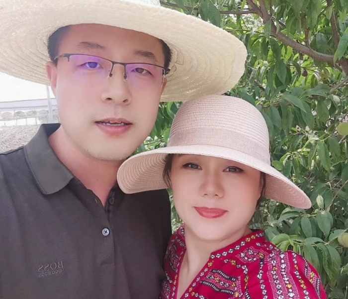 妻子汤天如曾在微博贴出与夫赵立坚的恩爱照 妻子汤天如曾在微博贴出与夫赵立坚的恩爱照