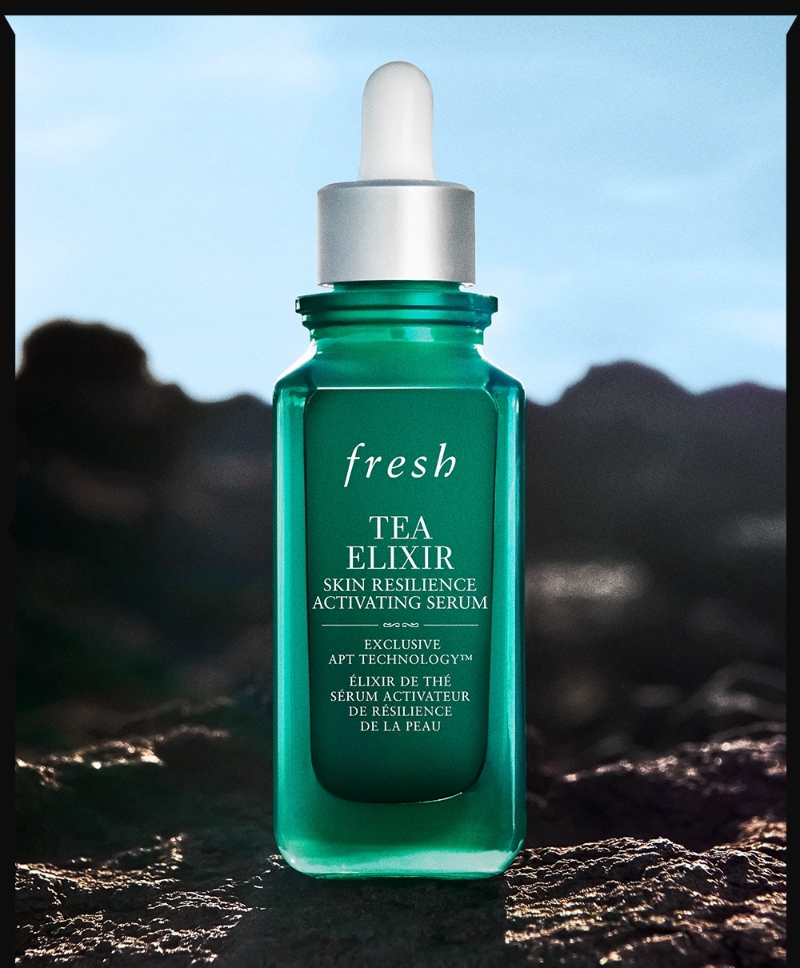 Fresh火山茶激活精华/$1,080/50ml、$780/30ml,撷取源自毛里裘斯火山茶的活性成分,有助启动肌肤自身基因调节机制,巩固适应及防御力,维持稳定状态。