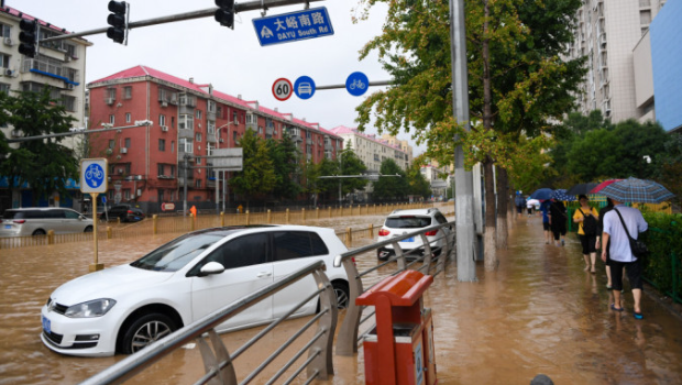 ​国家防总：北京洪涝灾或加剧，解放军四架直升机凌晨灾区空投