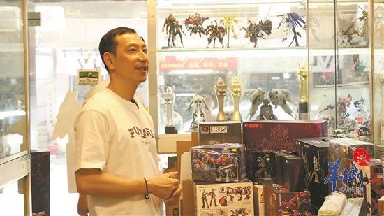 佛山“天星”模型店创始人黎东文。 佛山“天星”模型店创始人黎东文。
