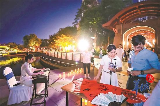 “千灯妙汇”书香夜市 佛宣供图 “千灯妙汇”书香夜市 佛宣供图