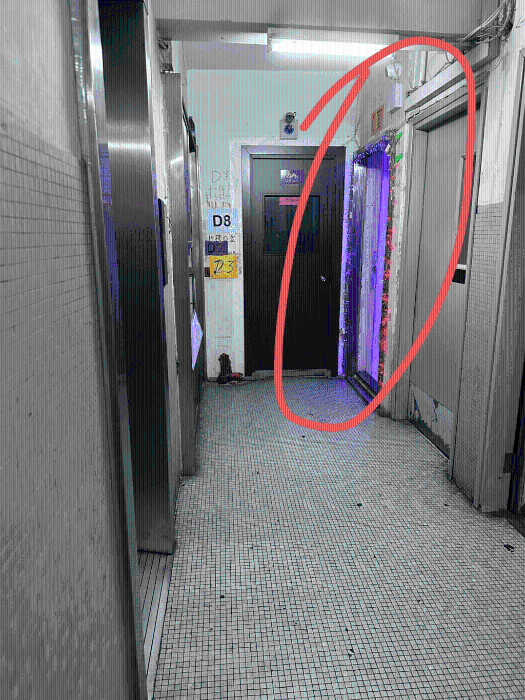 该内地女子表示,一层四户,其余三户全是凤姐。 该内地女子表示,一层四户,其余三户全是凤姐。