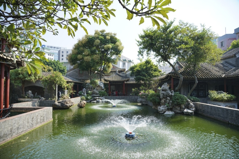 清晖园建于清朝嘉庆年间,是广东四大名园之一。 清晖园建于清朝嘉庆年间,是广东四大名园之一。