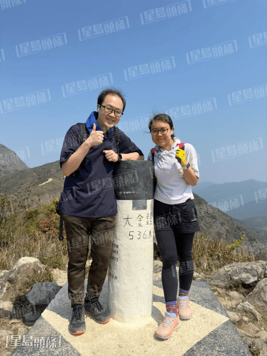 听从营养师的意见,采用正确减肥方法后,Phoebe减至127.2磅,Alex则减至173.8磅。 (相片由尚营坊注册营养师黄雅婷提供) 听从营养师的意见,采用正确减肥方法后,Phoebe减至127.2磅,Alex则减至173.8磅。 (相片由尚营坊注册营养师黄雅婷提供)