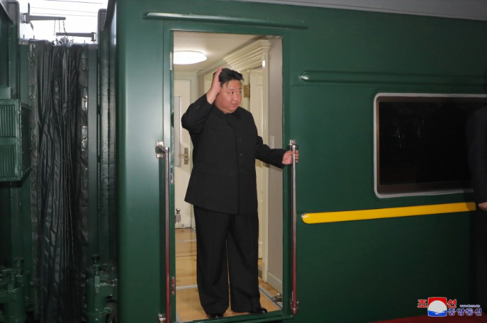 金正恩10日乘专列从平壤启程出访俄罗斯 金正恩10日乘专列从平壤启程出访俄罗斯