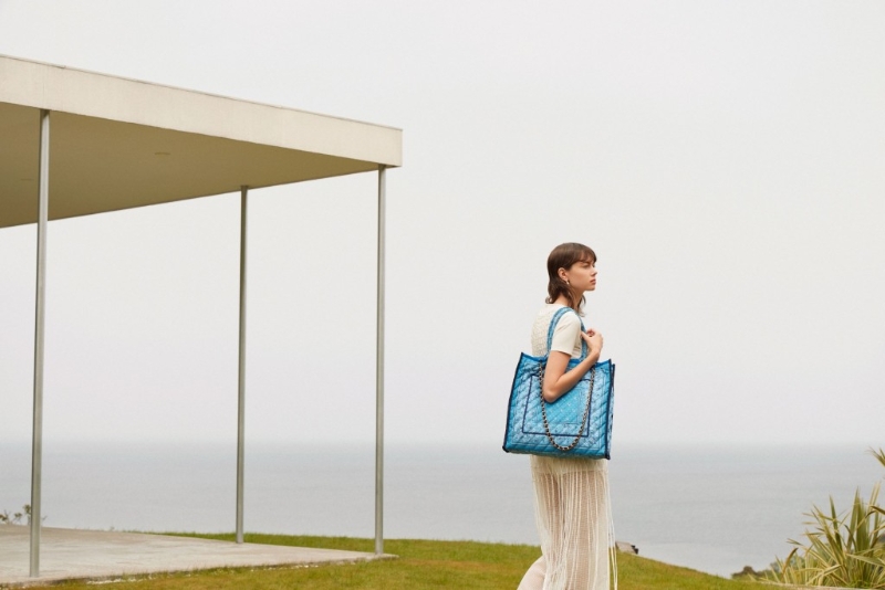 Atelier系列大型号Chain Quilt Bag、$2,680、LeSportsac。