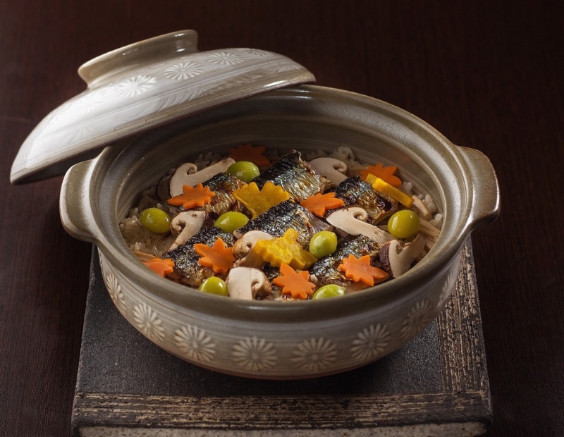 秋刀鱼釜饭伴杂菌 秋刀鱼釜饭伴杂菌