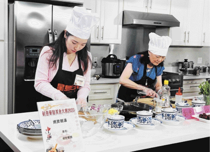 绝对双骄的“妈宝靓汤”,靓靓母女组合连切菜动作都同步。 绝对双骄的“妈宝靓汤”,靓靓母女组合连切菜动作都同步。