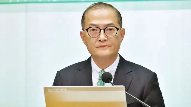 香港医务卫生局局长卢宠茂。 香港医务卫生局局长卢宠茂。