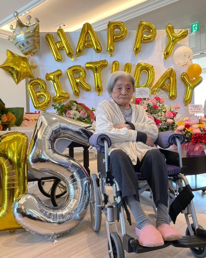 今年5月,糸冈婆婆现居的安老院为她举办生日会。 (图片来源:IG「千种会グループ【公式】」) 今年5月,糸冈婆婆现居的安老院为她举办生日会。 (图片来源:IG「千种会グループ【公式】」)