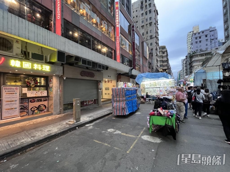 “女人街”第4段是“吉档”重灾区，图中有近8个摊档停业。