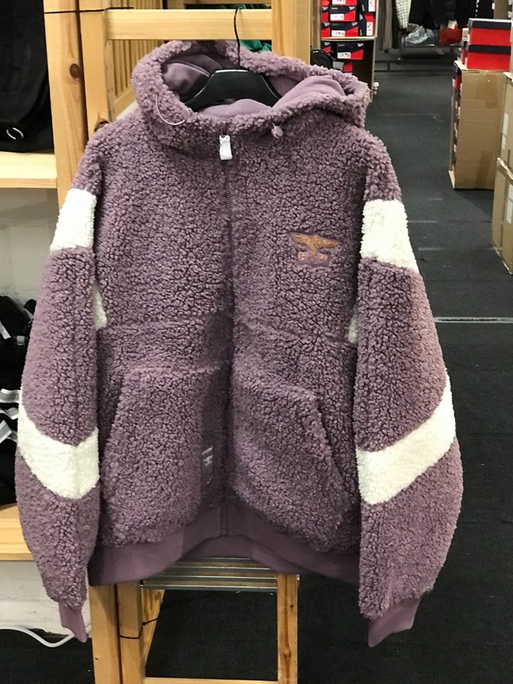 9 9