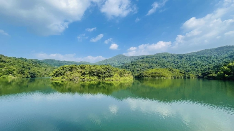 河背水塘曾入选为渔农及自然护理署的郊野公园十大 自然风景之一。 (图片授权:FB@鲸鱼‧虾子妈咪亲子log ) 河背水塘曾入选为渔农及自然护理署的郊野公园十大 自然风景之一。 (图片授权:FB@鲸鱼‧虾子妈咪亲子log )