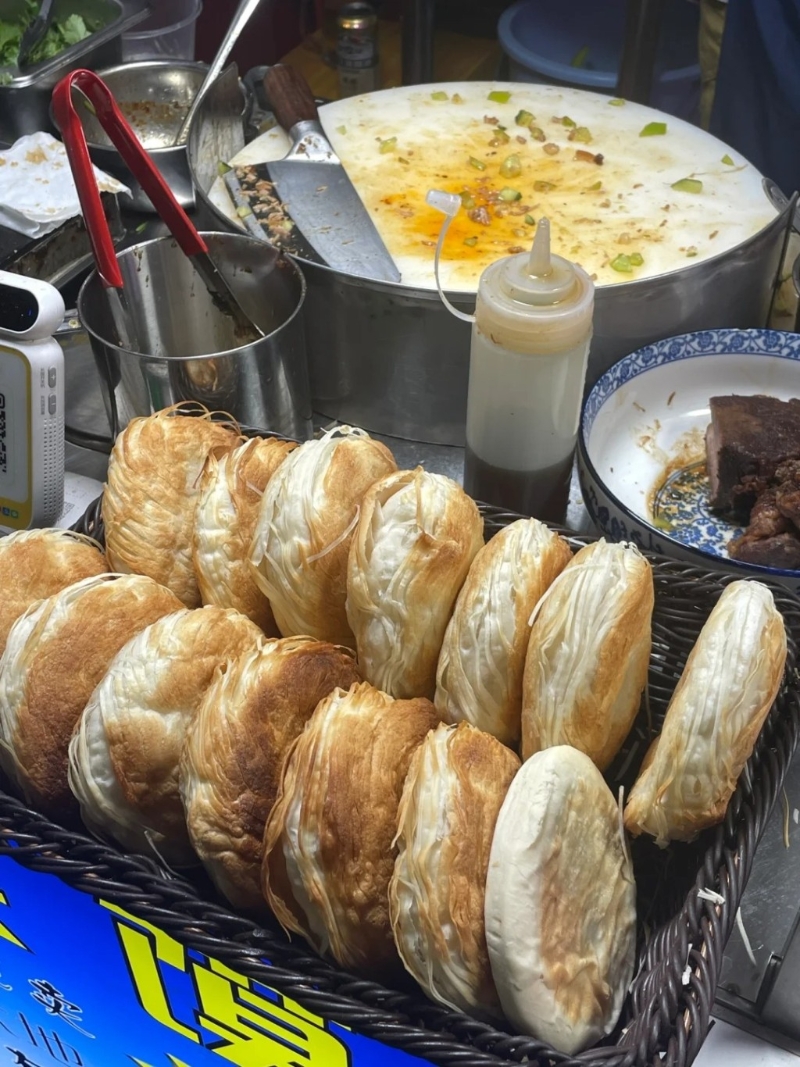酸菜鲜肉芝麻饼(图片来源:小红书) 酸菜鲜肉芝麻饼(图片来源:小红书)