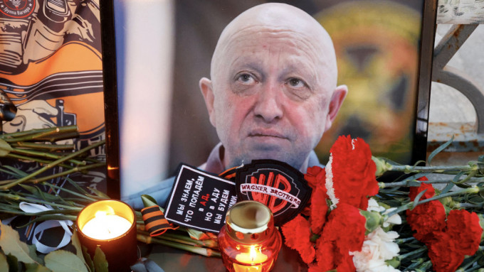 曾与普京关系密切的佣兵首脑普里戈任在倒戈两个月后空难身亡,震惊全球。路透社 曾与普京关系密切的佣兵首脑普里戈任在倒戈两个月后空难身亡,震惊全球。路透社