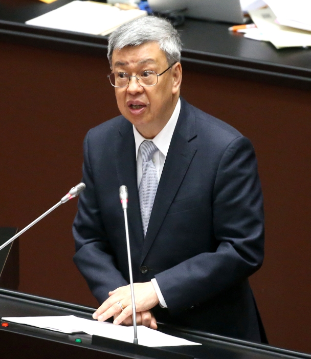 “立法院”新会期20日开议，在国民党团要求食安专报未果，在议场杯葛抗议后，陈建仁进行施政报告并备询。
