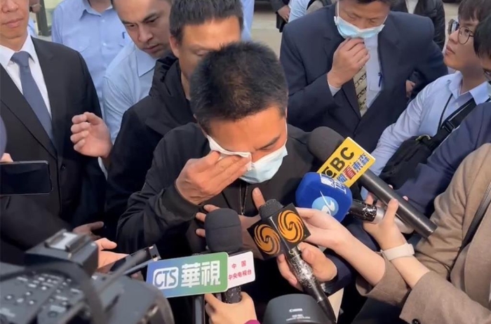 死者家属今日到金门处理亲人后事。 死者家属今日到金门处理亲人后事。