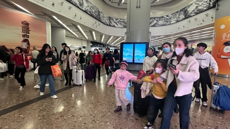 新春长假期尾声高铁站人流繁忙 新春长假期尾声高铁站人流繁忙