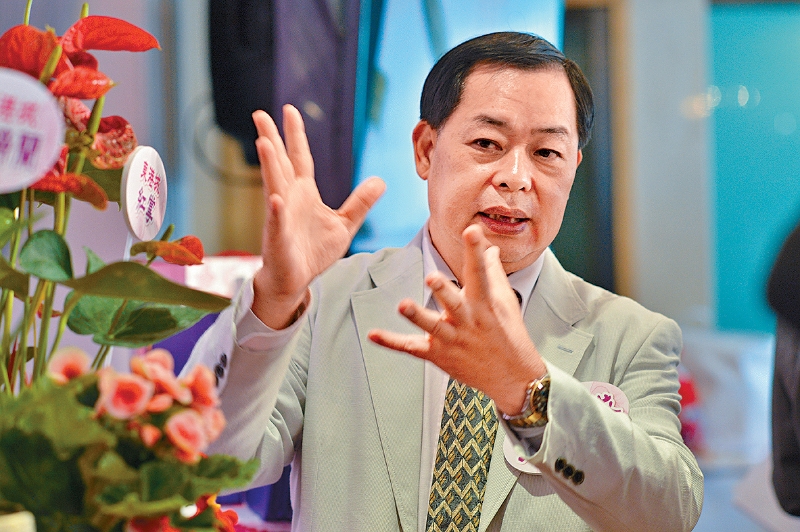赖荣春指，垃圾征费是「令人头痛的事」，令行业百上加斤。