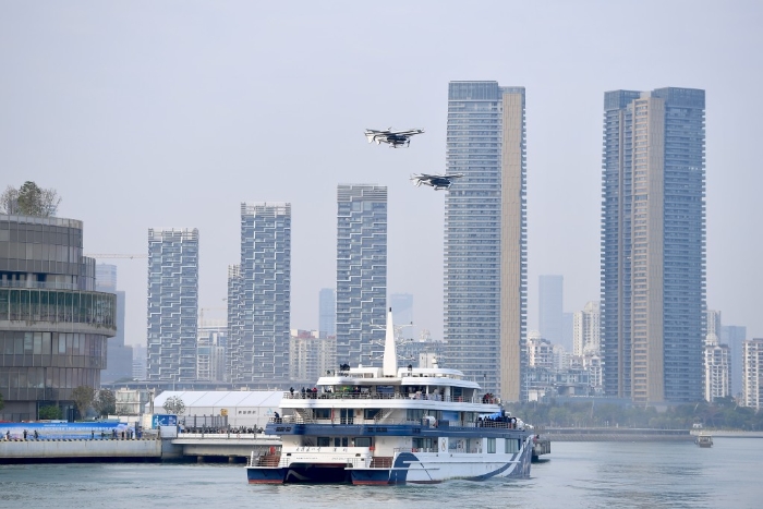 深圳至珠海飞行超过55公里，用时大约20分钟。